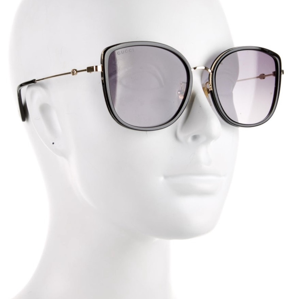 Gucci Oversized Sunglasses w/ Bumblebee Accents: includes original case